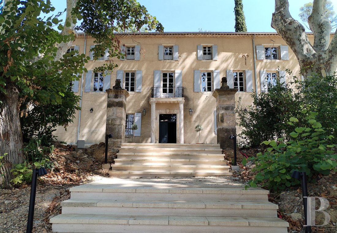 A 19th-century farmhouse surrounded by vineyards and forests between Cévennes and Provence, in the Gard Rhodanien - photo  n°2